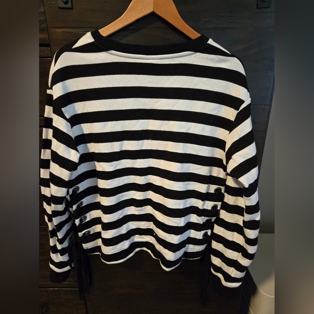 Striped Pullover - Picture 6 of 6